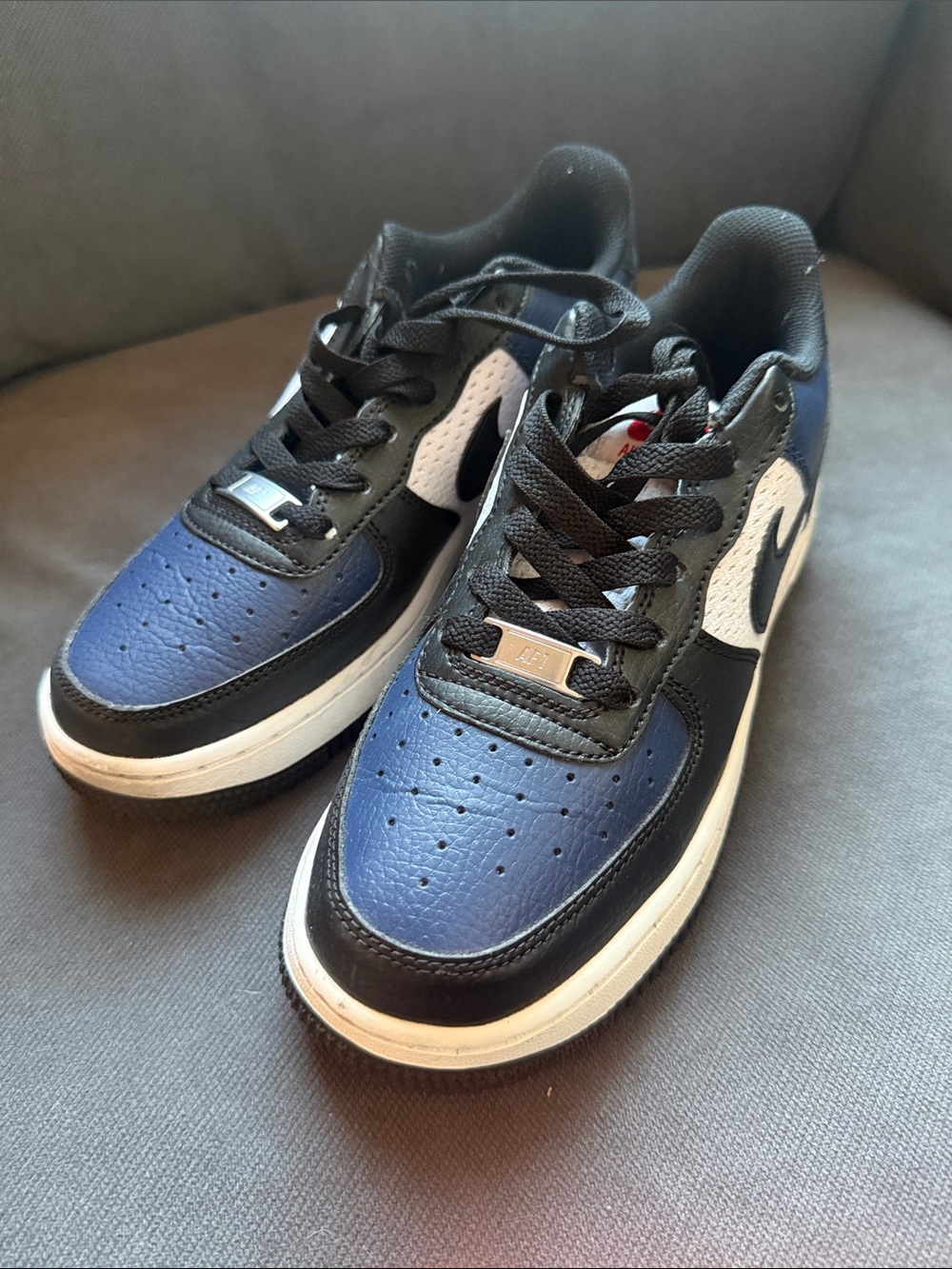 Nike Low-Top Sneakers in Blue, Black & White